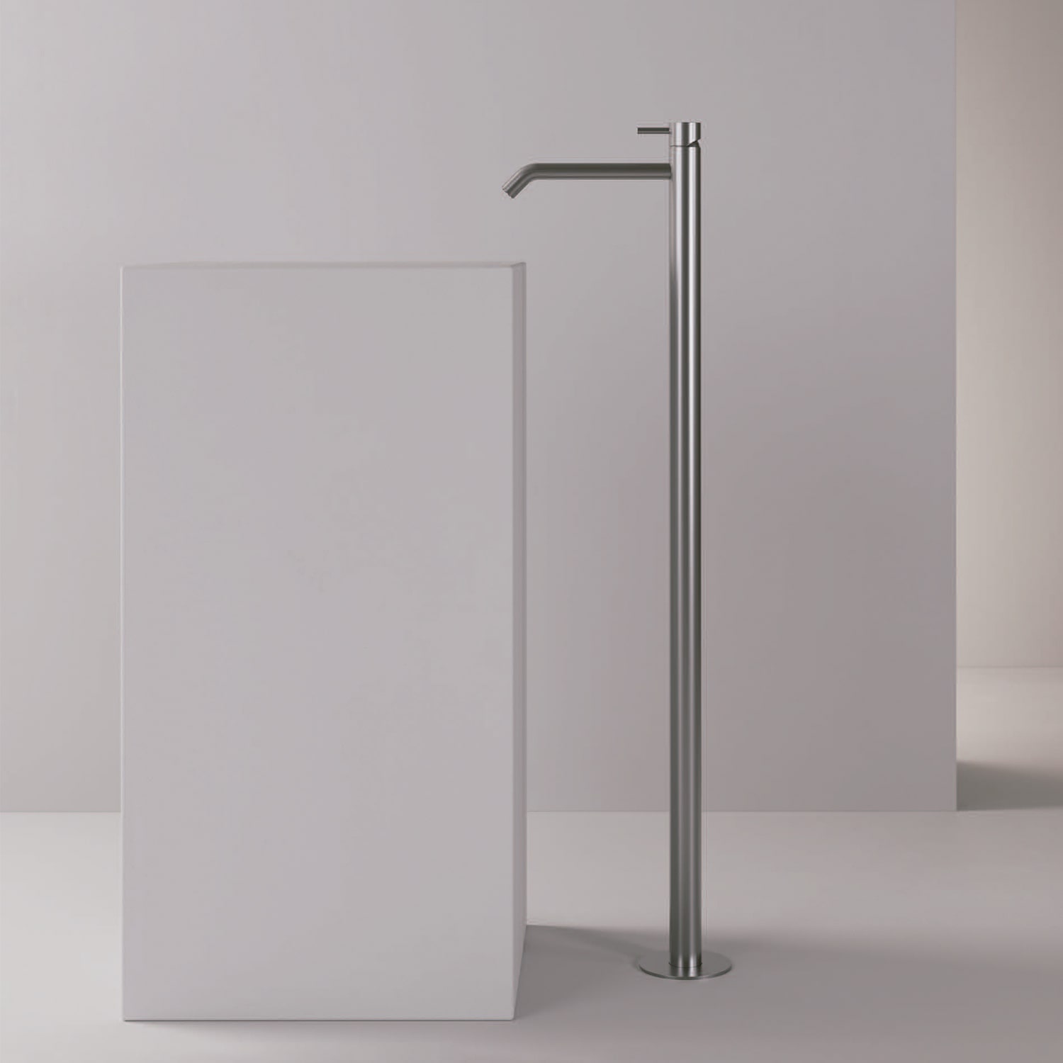 Rubinetto freestanding inox in acciaio inox 316L per vasche e lavabi