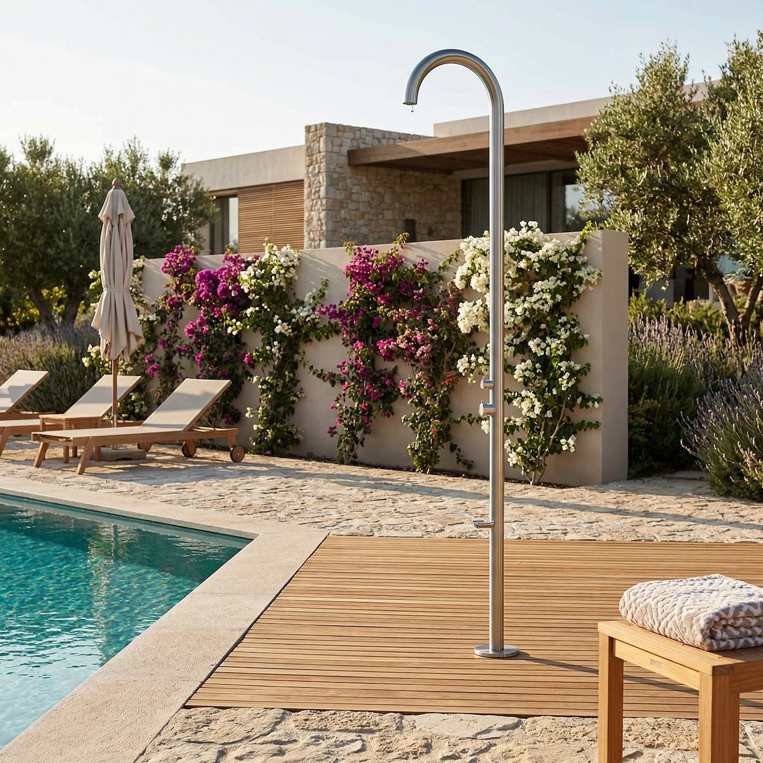 MX1007S-INOX-ambientata Doccia piscina inox in acciaio inox 316L resistente alla corrosione